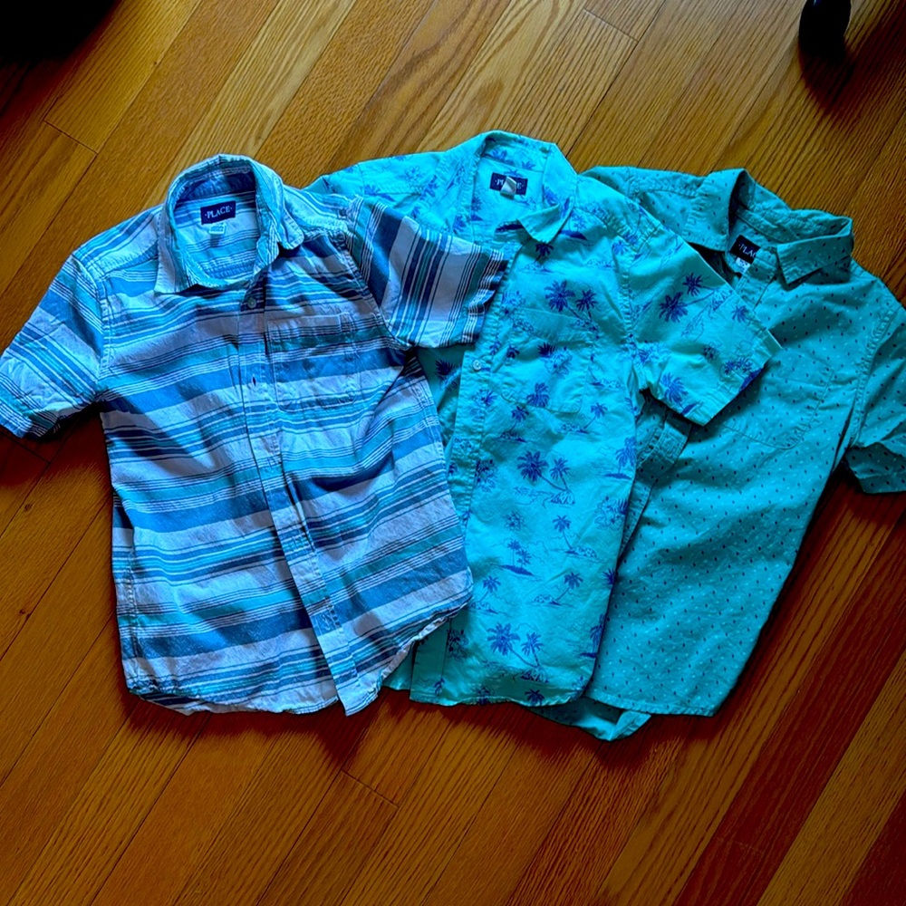 Barely worn short sleeve button down shirts. Great for spring!